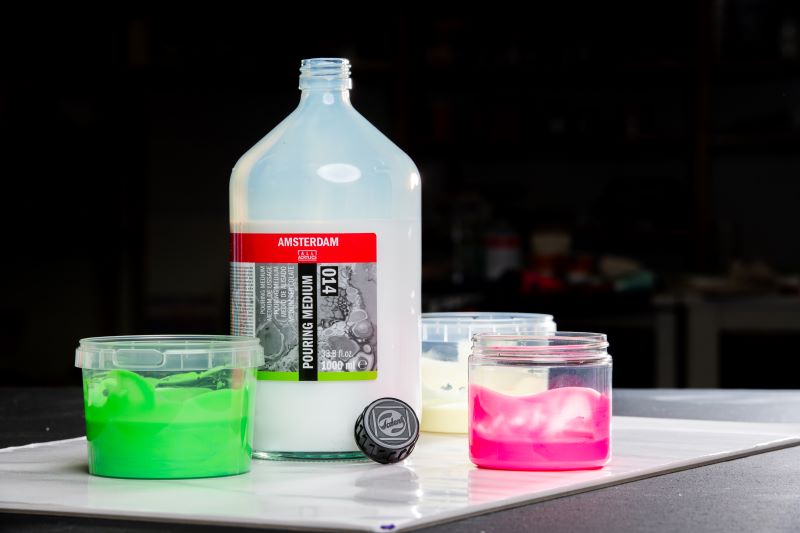 Amsterdam Pouring Medium